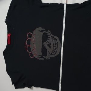 Small black skull t-shirt with red rhinestone crown